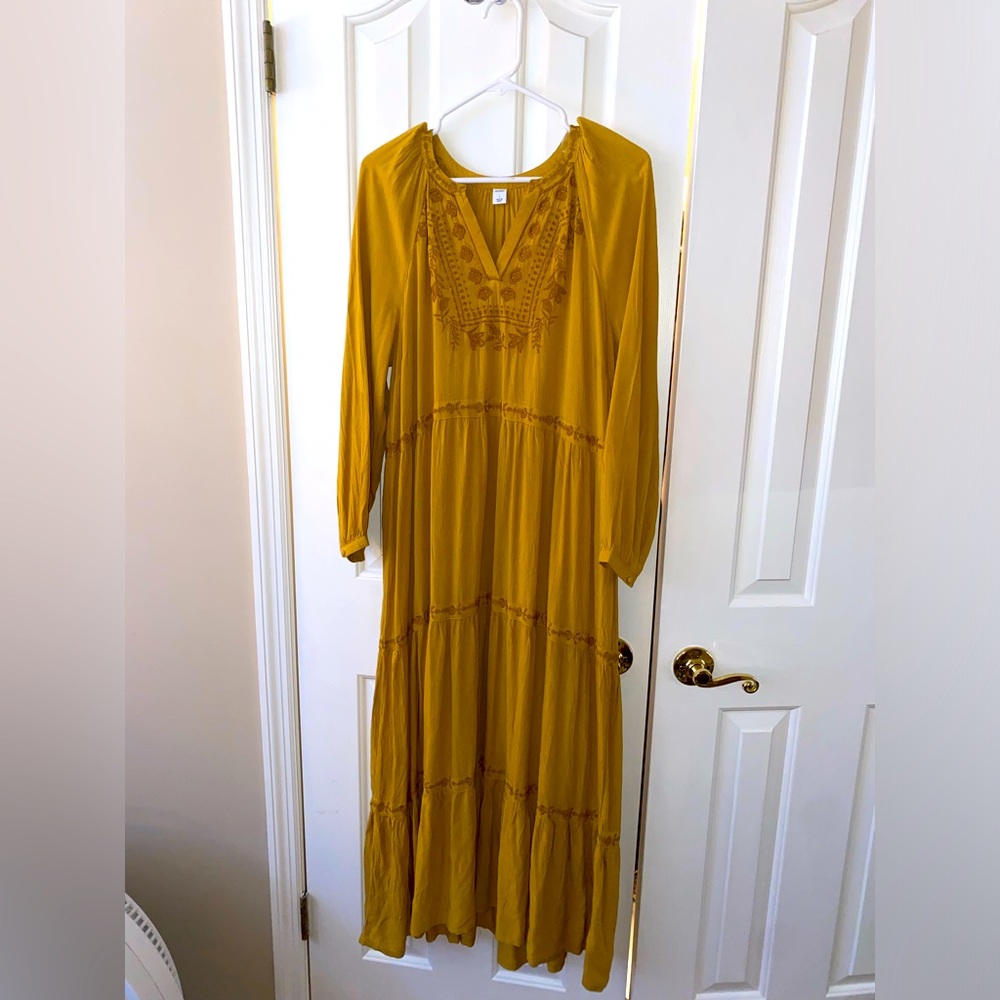 Old Navy women’s size L , boho, earthy style sun dress. Like new condition!